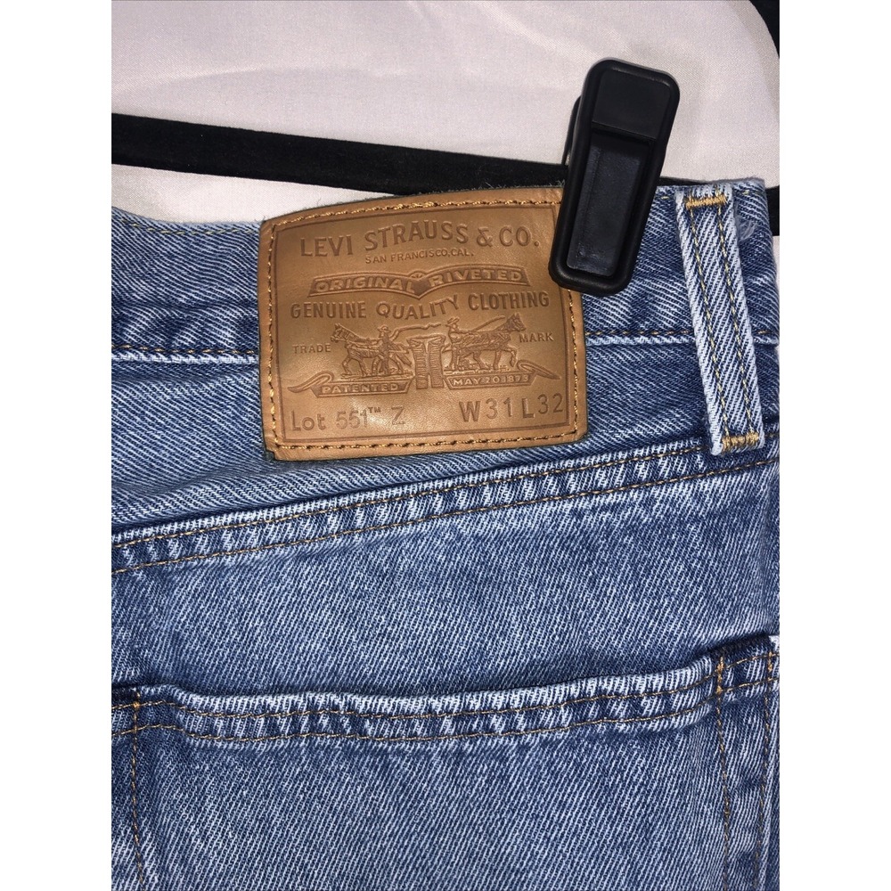 Levi's 551 Z‎ Men's Medium Wash Denim Jean w Trademark Only Tab - 31X32 - Picture 6 of 15
